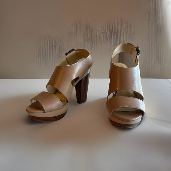 Michael Kors Carla Platform Sandal Open Toe Nude Neutral Buckle SASSY - Picture 1 of 4